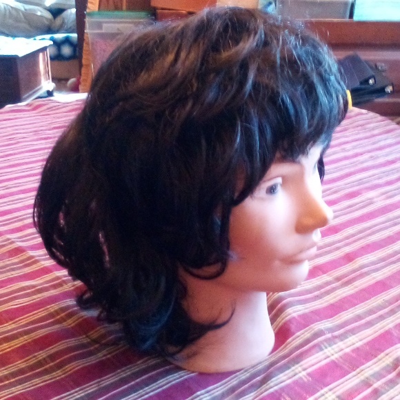 NEW - Motown Tress 100% Synthetic Japanese Fiber Dark Brown Wig - Picture 3 of 9